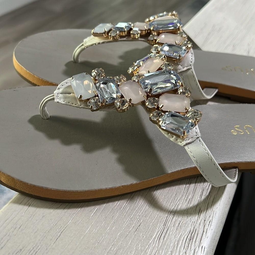 Venus Rhinestone Flip Flops. Size 7 - Picture 3 of 3